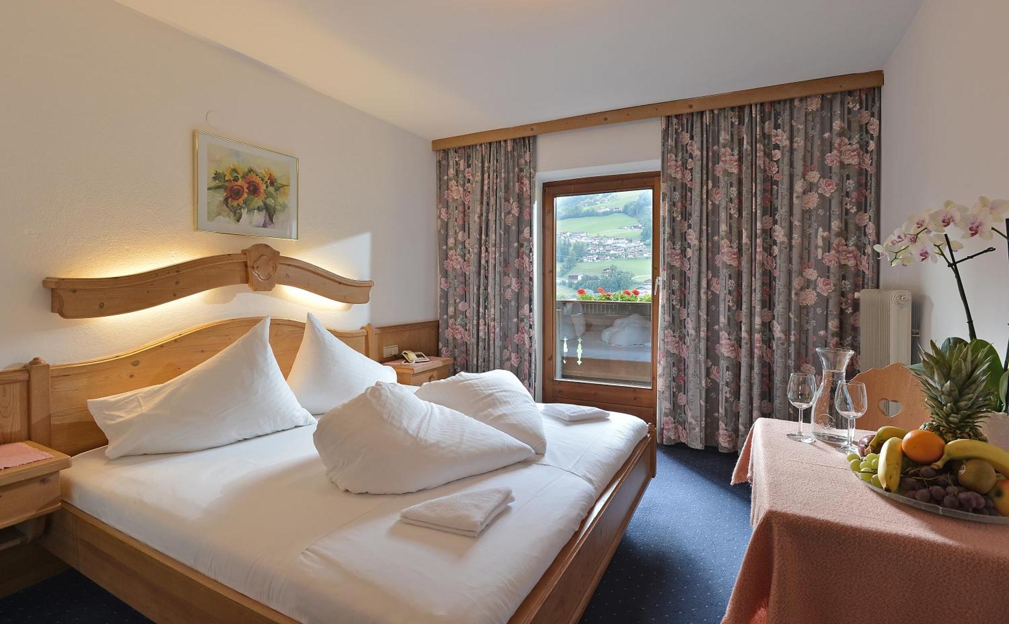 Hotel Schwarzer Adler Hippach Rum bild
