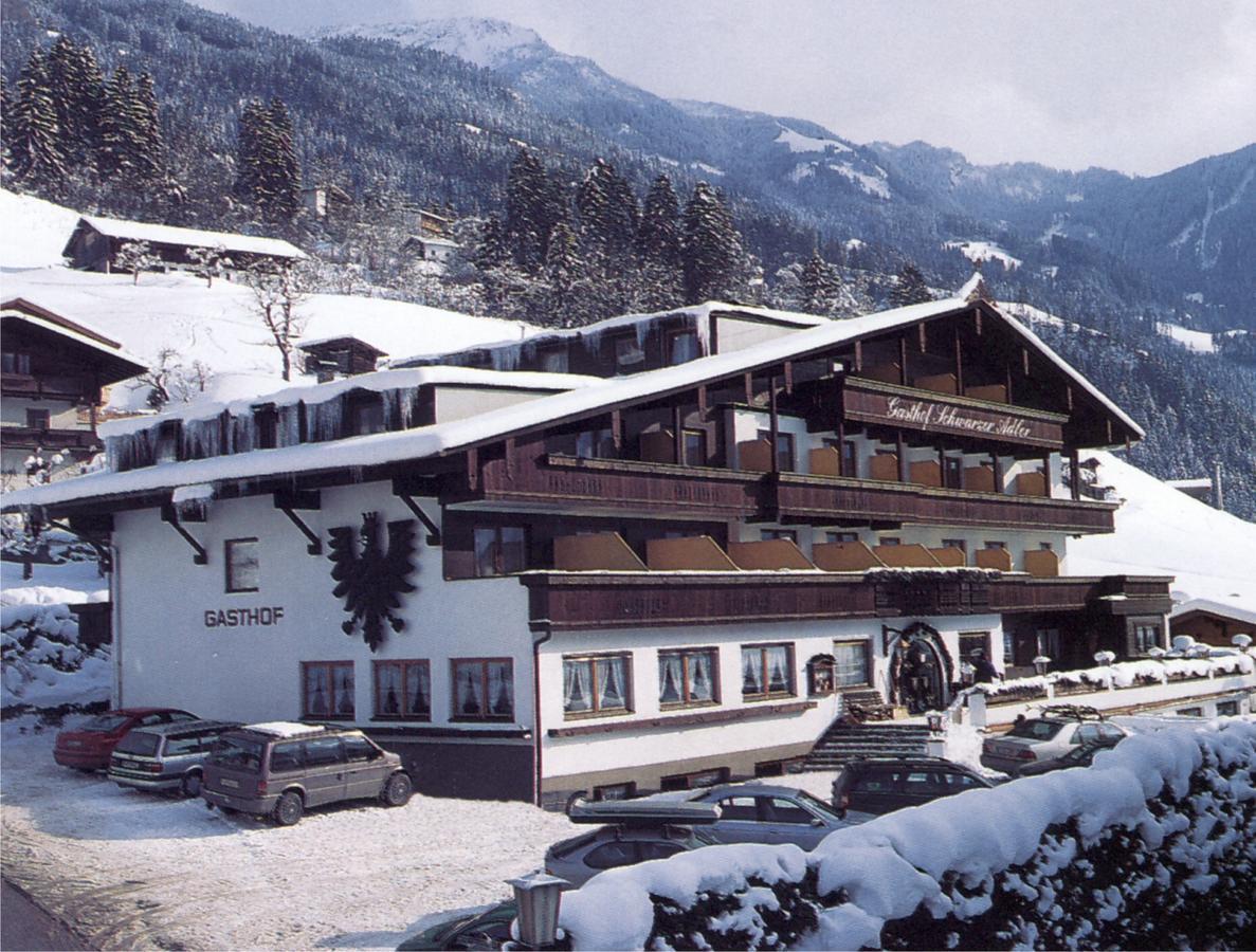 Hotel Schwarzer Adler Hippach Exteriör bild